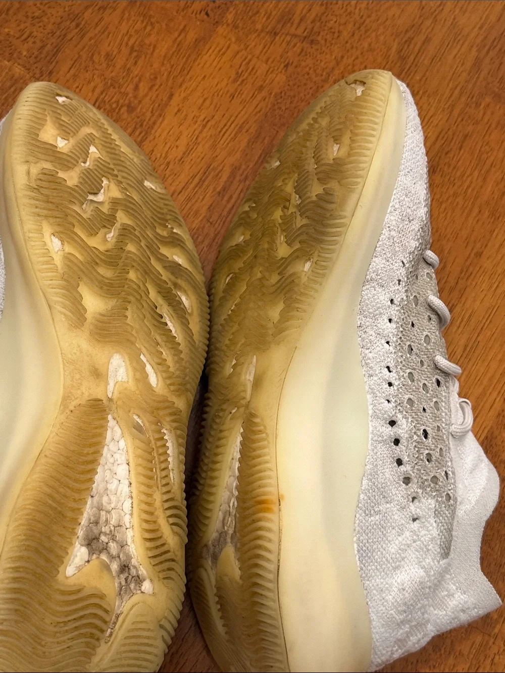 adidas Yeezy Boost 380 Calcite Glow GZ8668 2020 White Gray Primeknit size 9.5